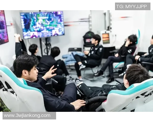 LNG战队的蜕变与崛起：英雄联盟赛场上的奋斗历程与未来展望