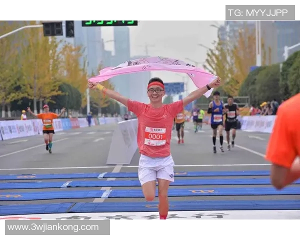 南京城市马拉松中街舞队展现力量与激情的精彩瞬间分析